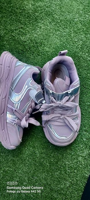 Adidași nr 34 , fete