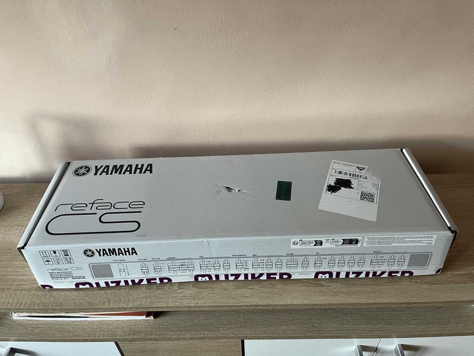 Yamaha Reface CS polyphonic Virtual Analog синтезатор