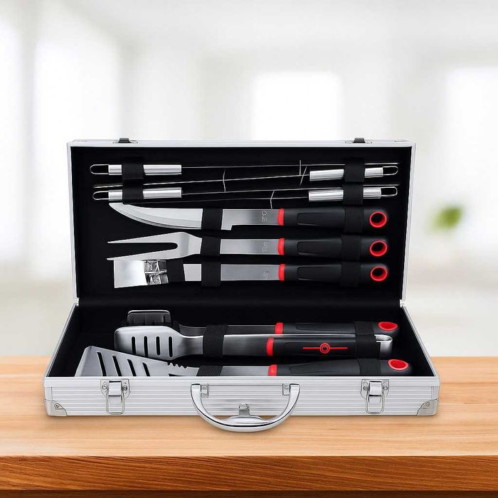 Луксозен комплект от 11 инструмента за барбекю в алуминиев куфар.