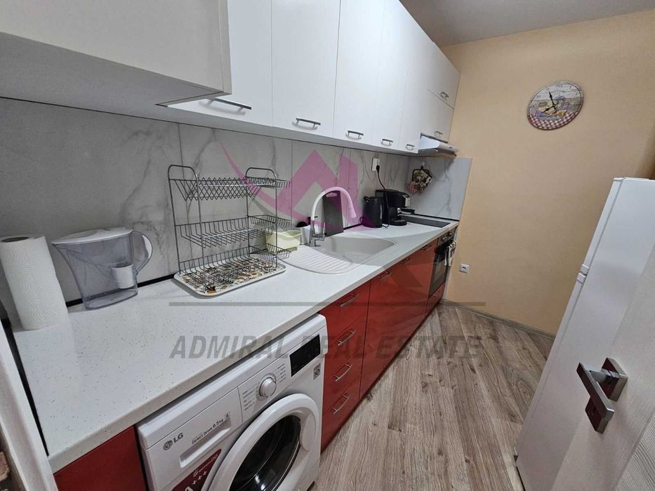 Дава се под наем Тристаен апартамент в Варна, Гръцка махала - 65 кв.м за 648.21 € - Снимка #2