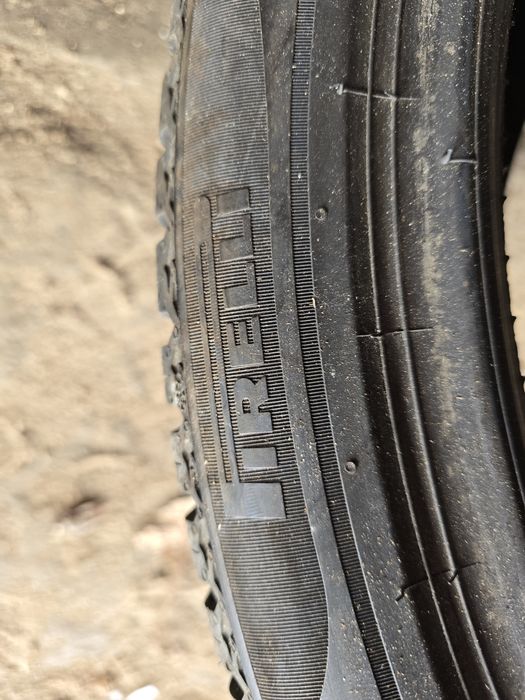 Anvelope 225 40 R19 iarna Pirelli