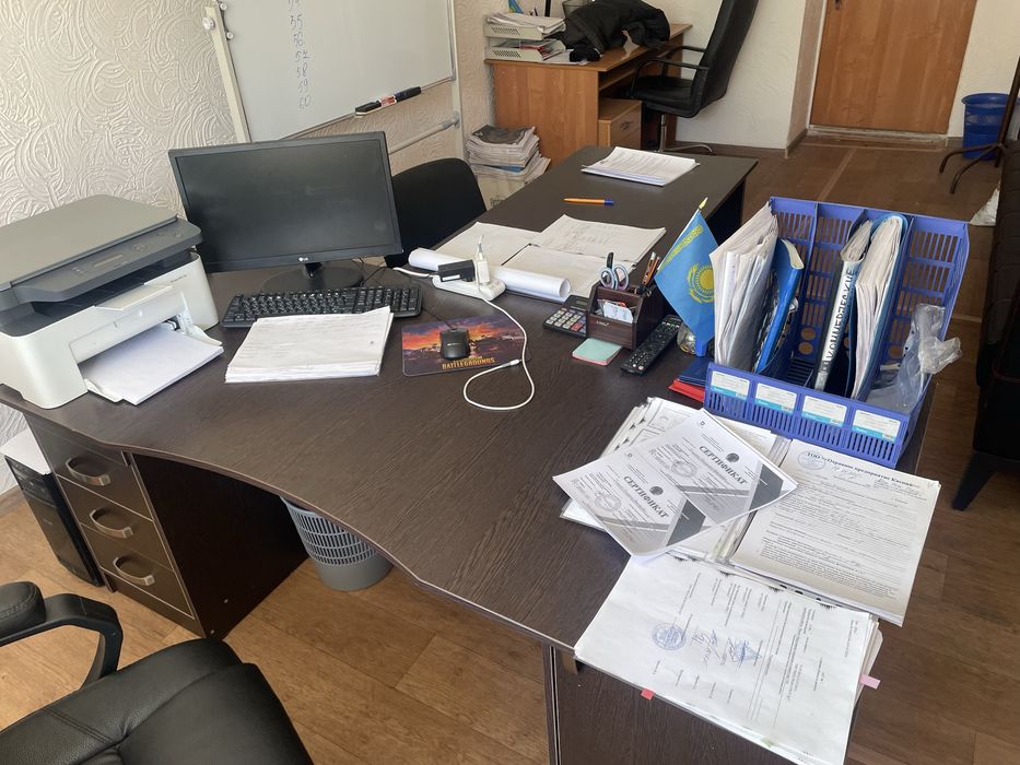 Продам офисную мебель