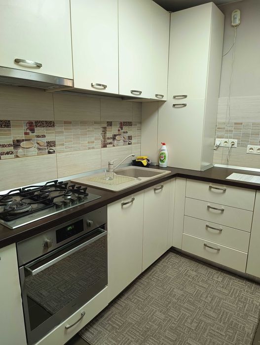 Inchiriere apartament 3 camere, semidecomandat pe Str. Marasesti - Disponibil începând cu 1 iulie 2026.