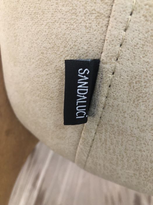 Стол и стульчик для гостиной