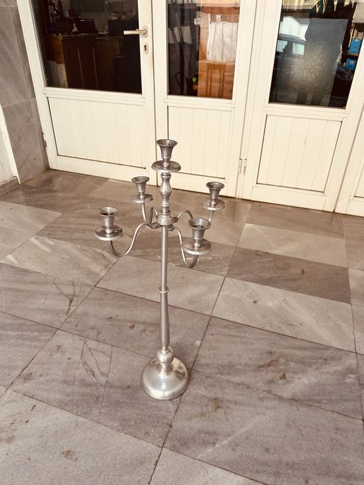 Висок метален свещник / канделабър – 5 рамена