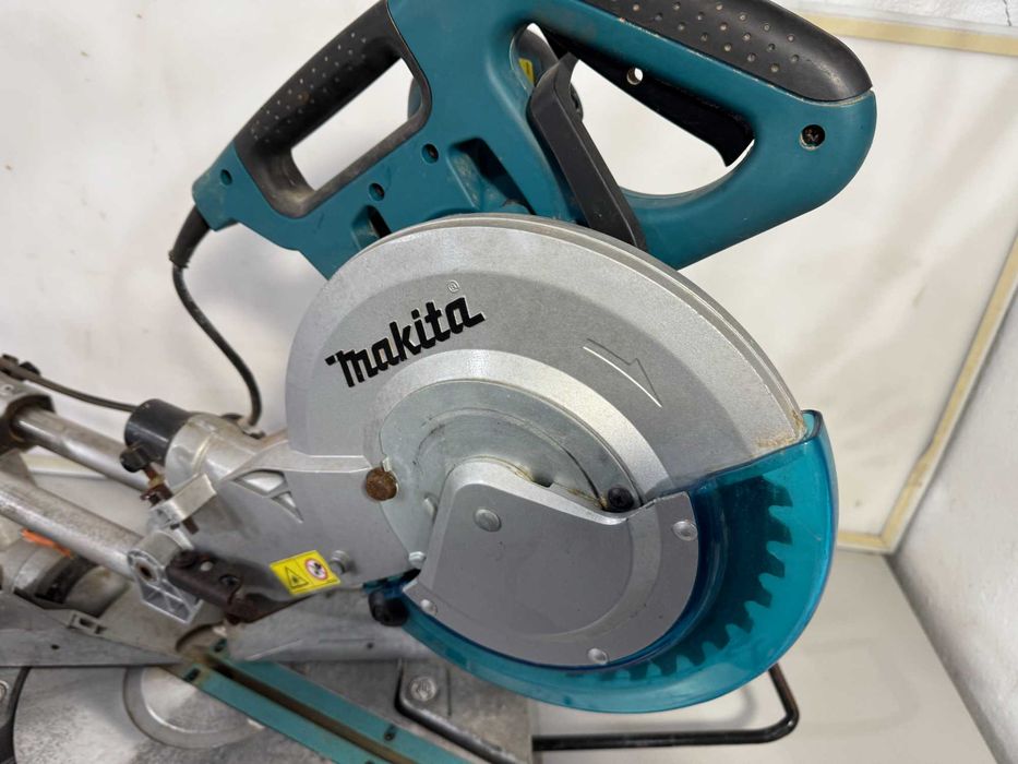 Циркуляр пендула - Makita 1430 W/260mm / LS1018L