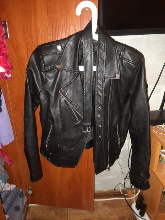 Куртка  кожанка в нормальном состоянии