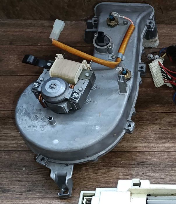 Части за пералня Ariston AMD 129