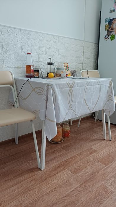 Стол кухонный продам