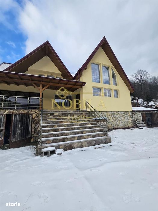 Casa De Vacanta  Cu Teren De Vanzare Harja