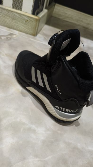 Обувки Terrex в идеално състояние договорна цена 34 номер