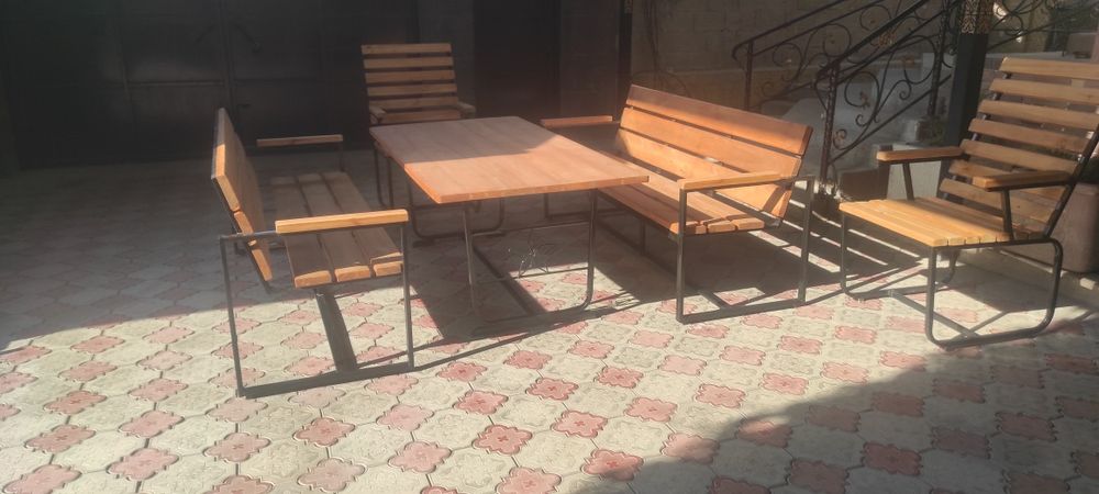 Скамейки , столы , кресла , комплектом