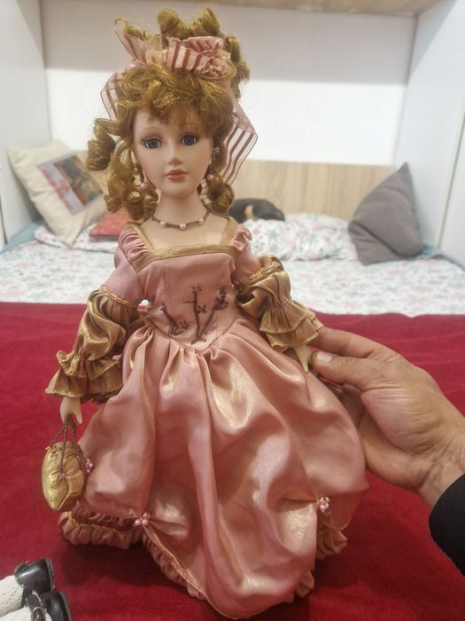 Papusi portelan stampila si certificat