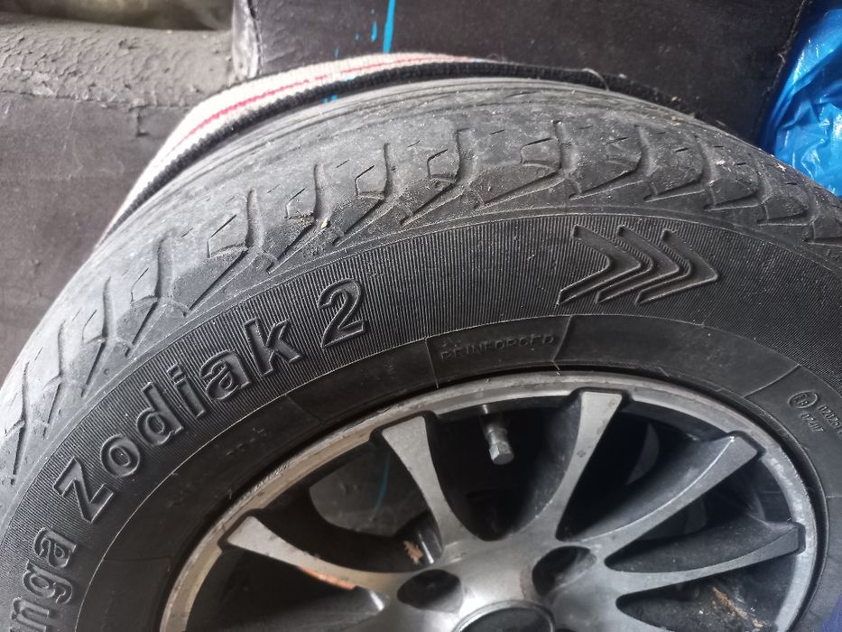 Титановые диски на 13 вместе с резиной.