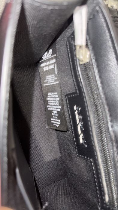 Чисто нова дамска чанта REPLAY – черна, с верижка и звездни елементи