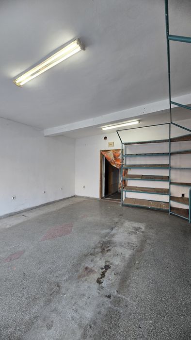 Продава се Магазин в Горна Оряховица - 57 кв.м за 492 €/кв.м - Снимка #2