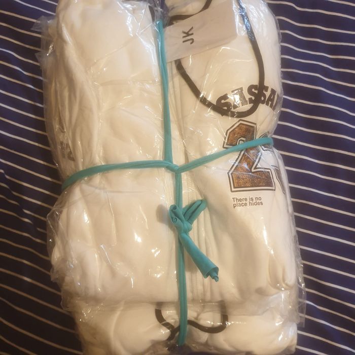 Vand lot haine cu eticheta  450 de buc 6000 lei marimi : S,L,M,XL