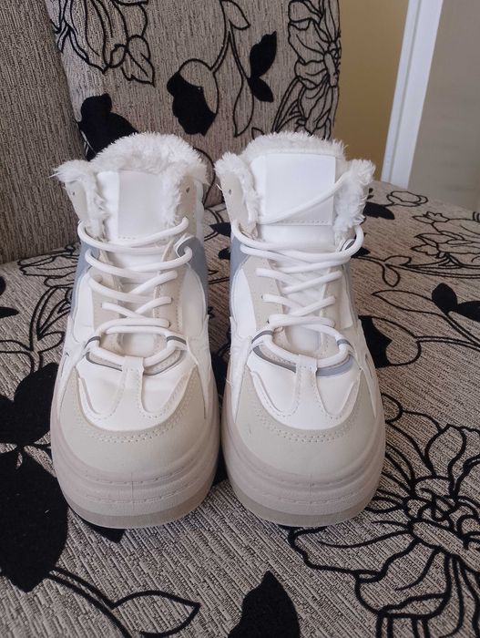 Дебели зимни боти