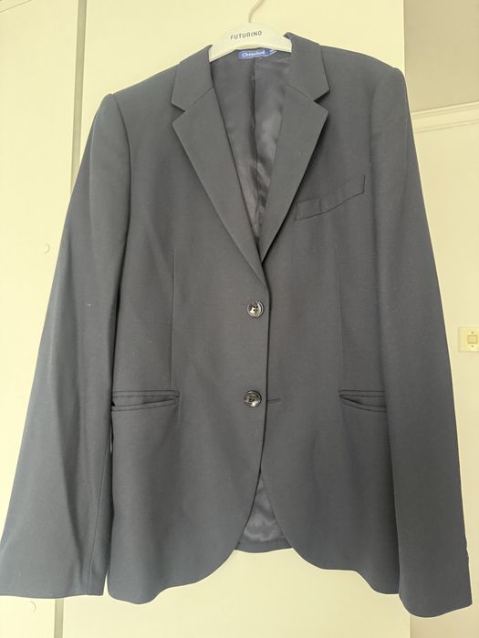 Дешево!Жилет с капюшоном и пиджак