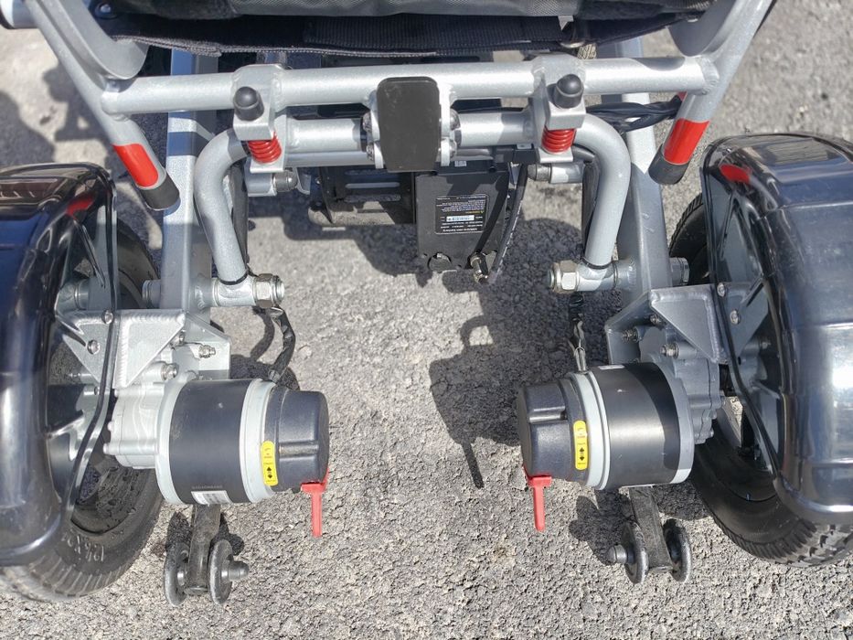 Нвалидная коляска с электроприводом.