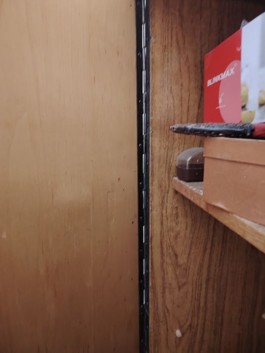 Сервант для хранения посуды