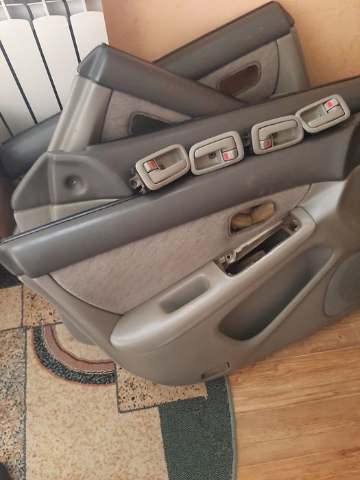 Дверные карты тойота виндом 20