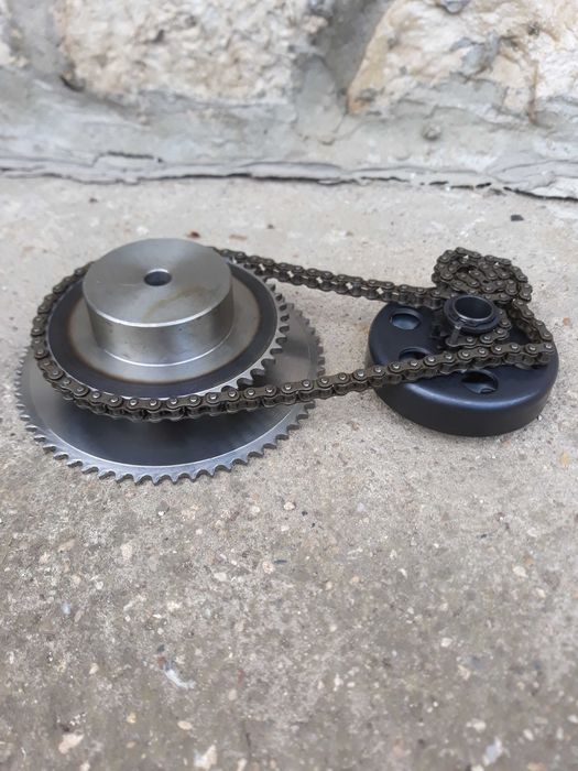 Продавам съединител  зъбно колело и верига
