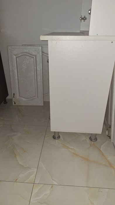 Шкаф кухонный , белый.