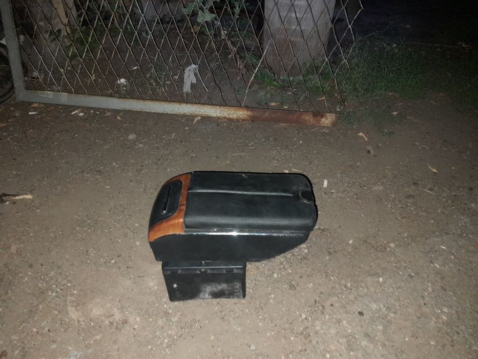 Полочка для атомобиля