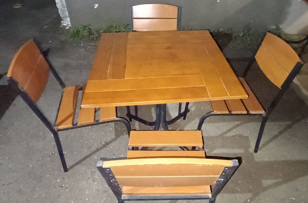 Продам уличные столы для беседки