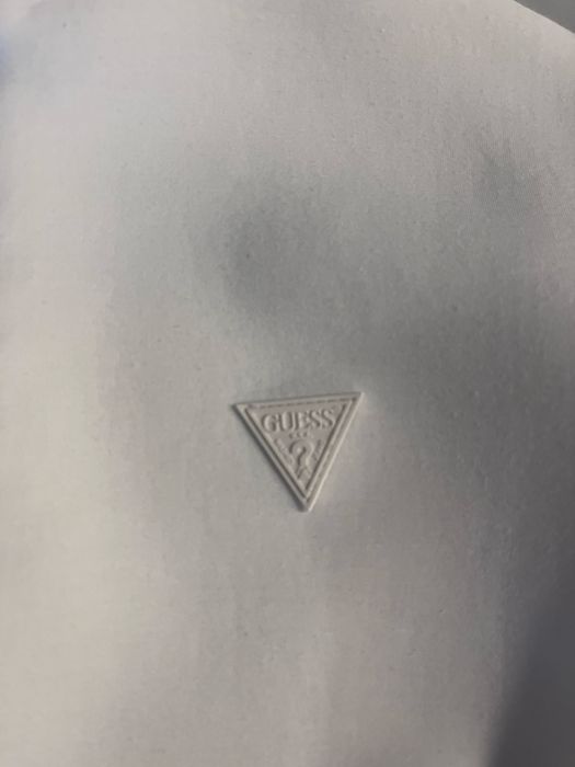 Нов екип Guess - бял