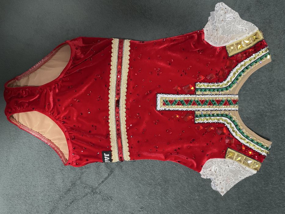 Трика за художествена гимнастика