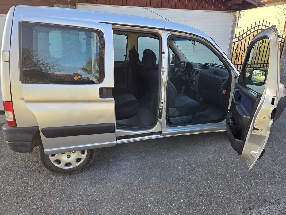 Peugeot Partner 1.6 diesel, vopsea originala fără rugina,  230000km
