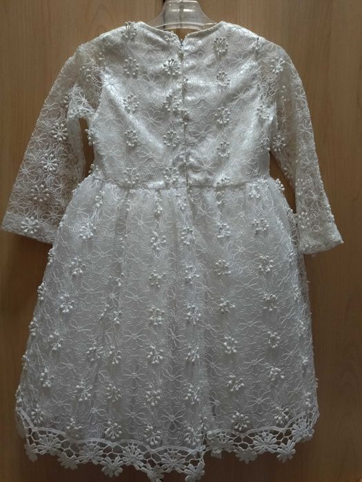 Платья белые, рост 104 см