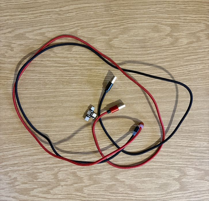 Cablu magnetic 3 în 1 USB-C / Lightning / Micro USB
