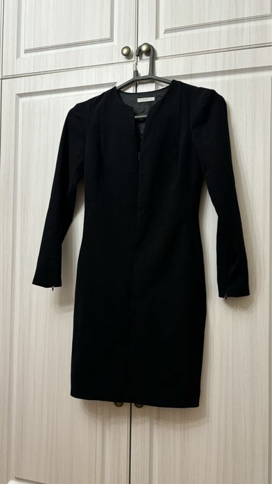 Продам женские платья