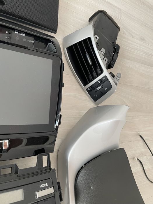 Панель от Ланд крузер 200