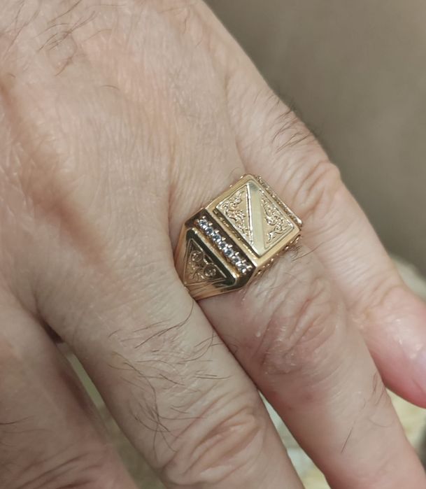 Продам золотое кольцо