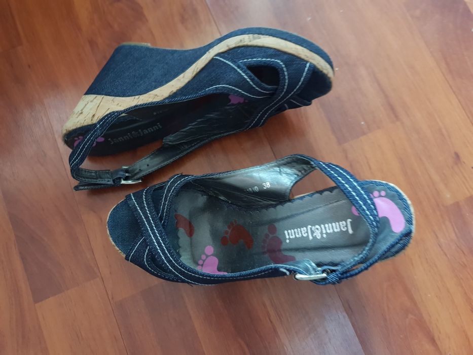 Дамски сандали-два модела и балеринки