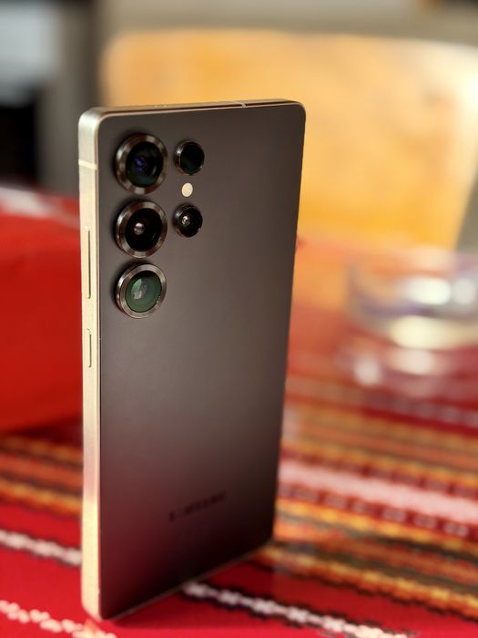 Samsung Galaxy S25 Ultra Titanium Black 512/12GB Гаранция! Като Нов!