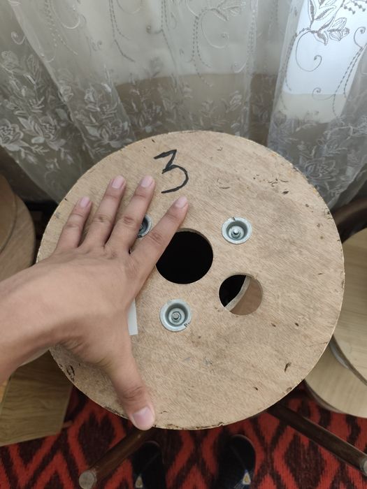 Картонная коробки и Катушки б.у хорошем состоянии и каробки есть б.у