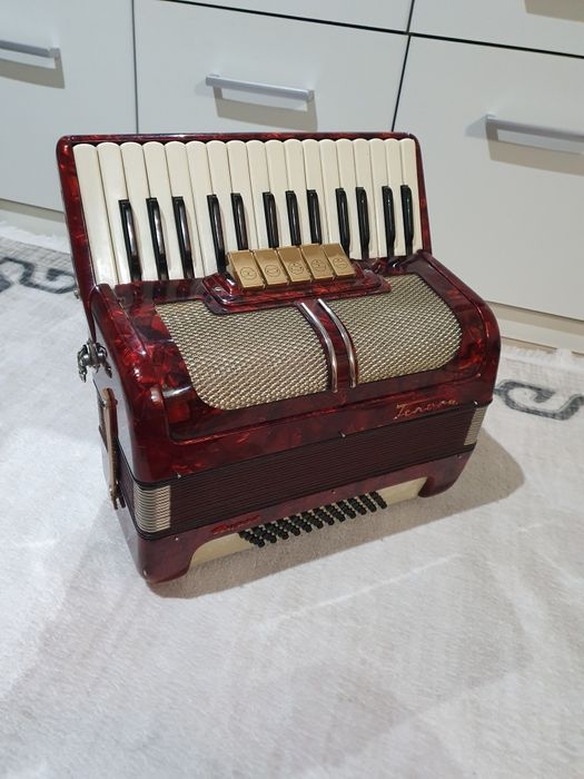 Vând Acordeon Italian