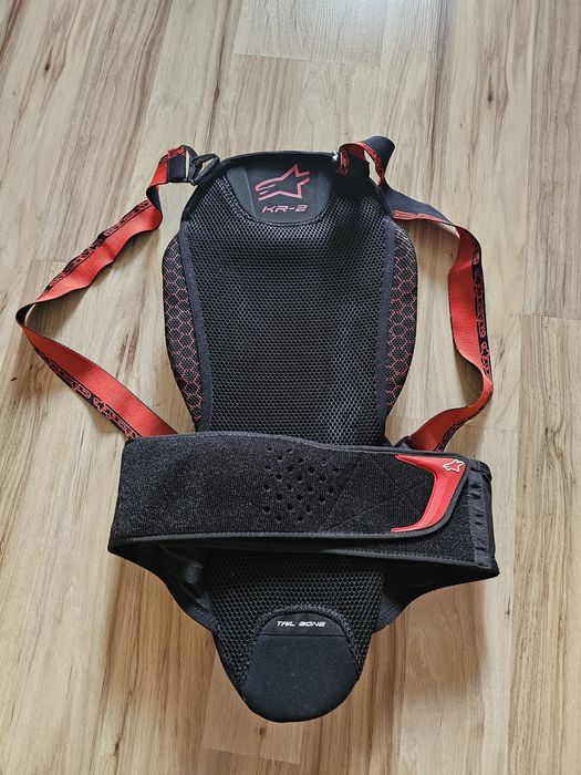 Продавам - протектор за гръб  Alpinestars Nucleon KR-2