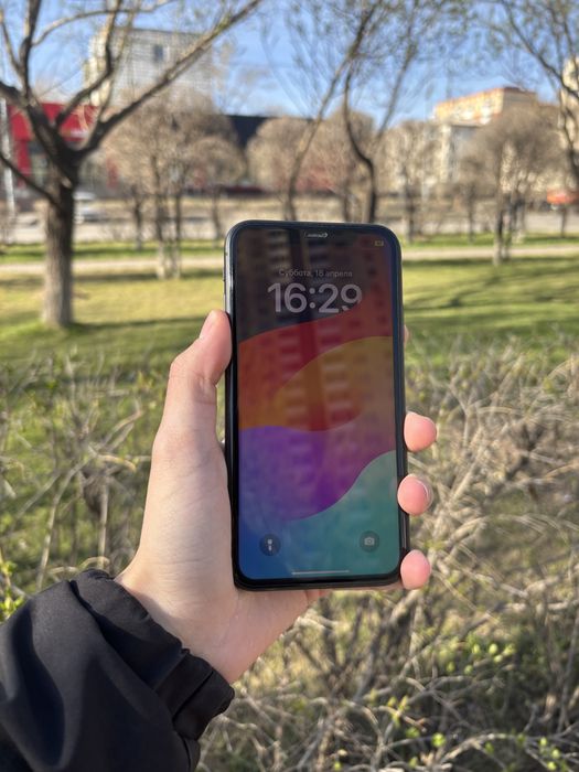 продам айфон 11 срочно