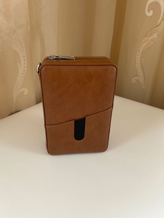 Преносим хумидор за 6 пури – естествена кожа, кедър, хигрометър