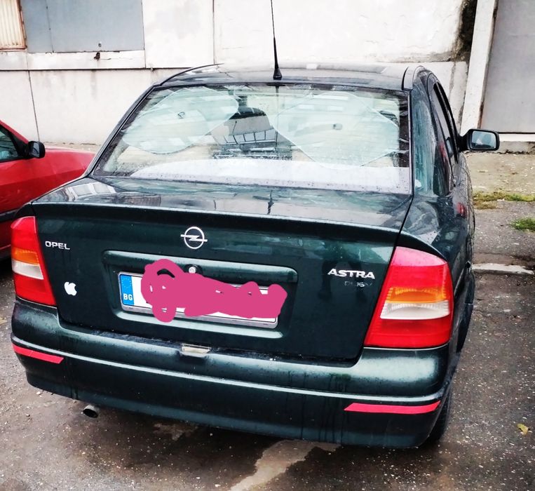 Продавам Опел Астра