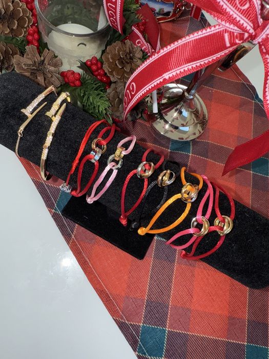 Гривна тип  cartie trinity , love