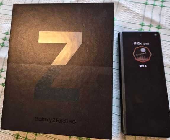 Samsung Galaxy Z Fold3 5G 256GB Черен Dual SIM със S Pen, кейс