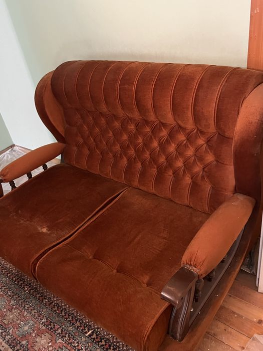 Разтегателен винтидж диван