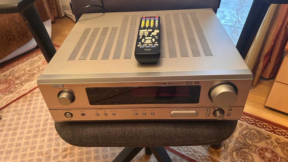 Amplificator Denon AVR 1404, ca nou, telecomanda originala